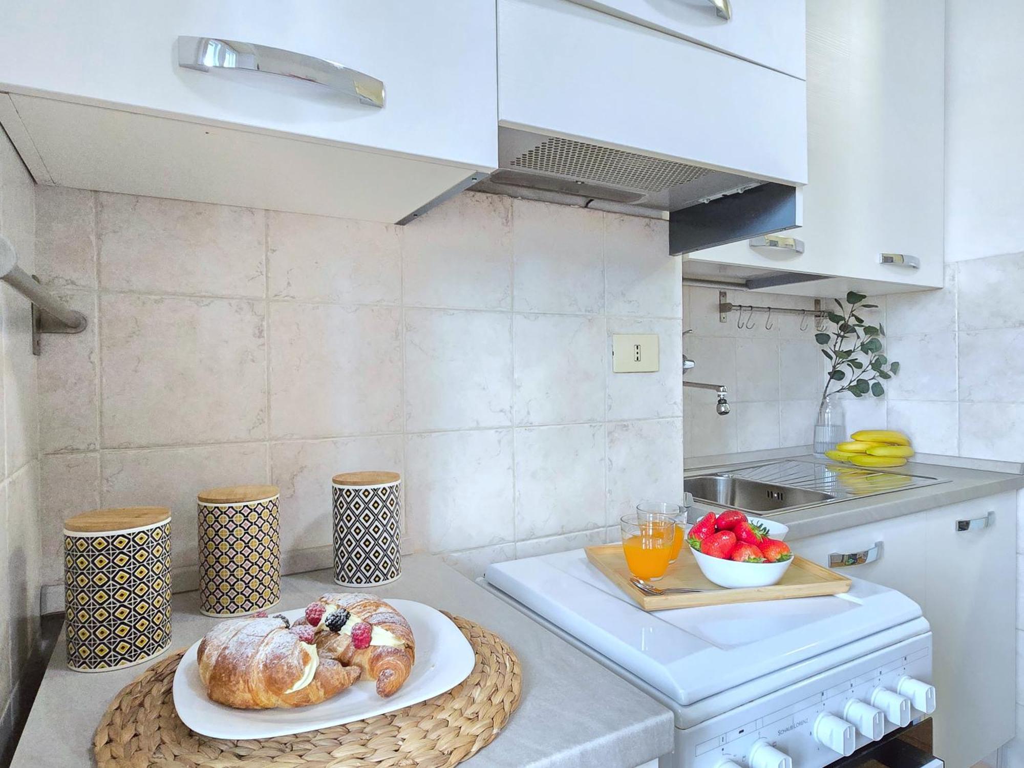 Romeway Apartment - Metro & Parking Экстерьер фото